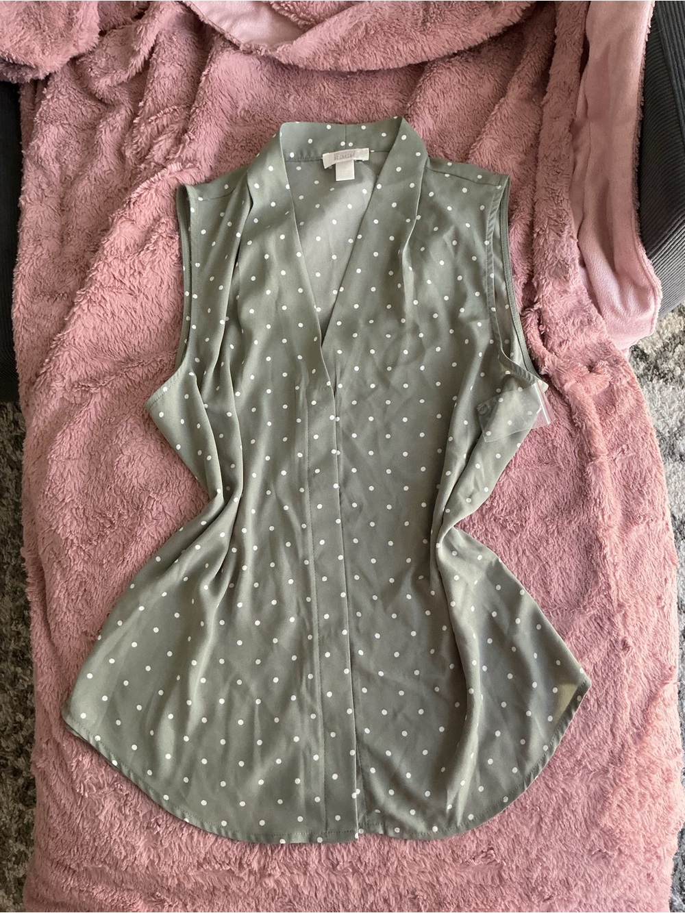 Nordstrom Rack  Olive Green Sleeveless Polka Dot Blouse